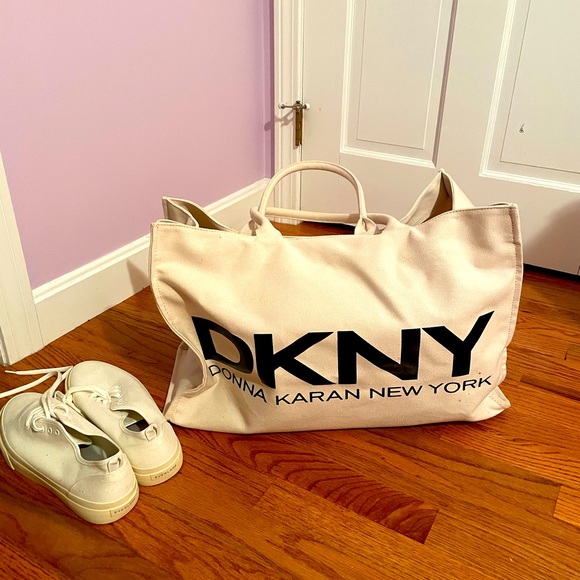Dkny Handbags - DKNY Donna Karan HUGE CANVAS BAG